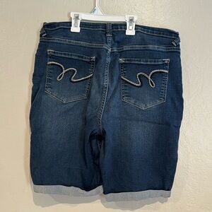 Wallflower women’s shorts